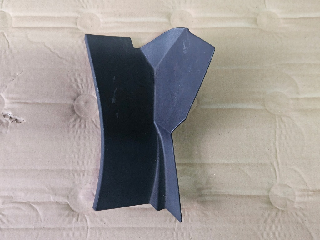 фото №1, Toyota corolla e21 19-23 h/b заглушка лампы правый задняя