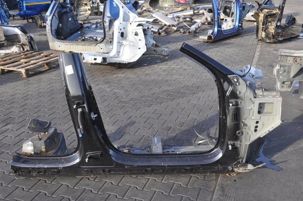 фото №1, Volvo s60 iii v60 ii блок двигателя a b порог правый