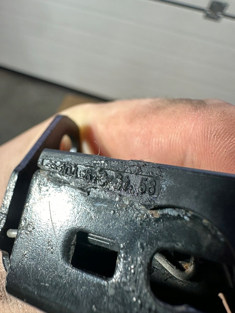 Замок капота, зчитувач, контактор mercedes w204, e klasa w212, w218, w231,w213 Недорого