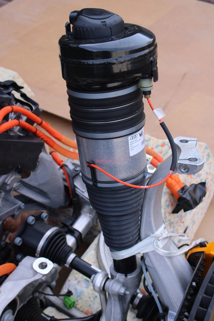 Купить Audi e-tron амортизатор 4ke616039e 4ke 616 039 e 4ke616039g пневматический правый