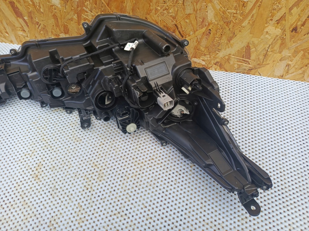 Купить Фара перед левая toyota corolla e21 full led 81110-02s70 pu01