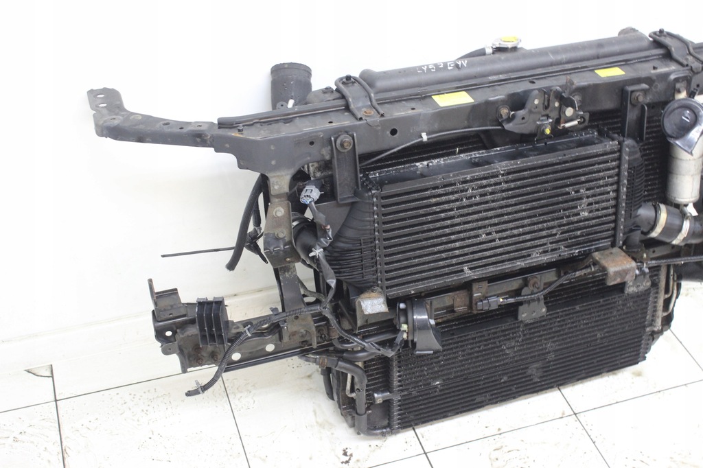 фото №3, Pas передний радиатор navara d40 pathfinder r51 2005r- 2.5 dci автоматическая коробка передач