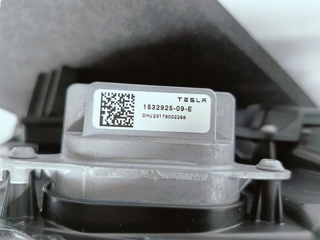 Tesla model 3 m3 рестайлинг  y my 20- фара правый  перед full led европа  1514953-00-d в Украине