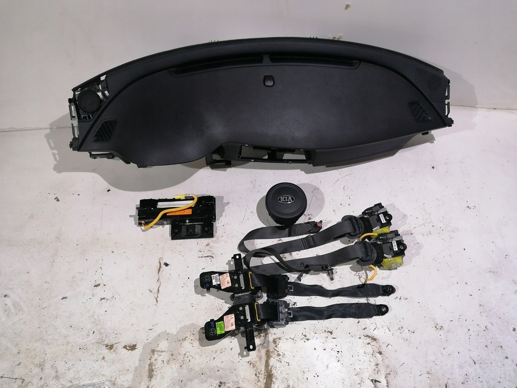фото №1, Kia optima 2 ii приборная панель консоль подушка безопасности подушки безопасности ремни