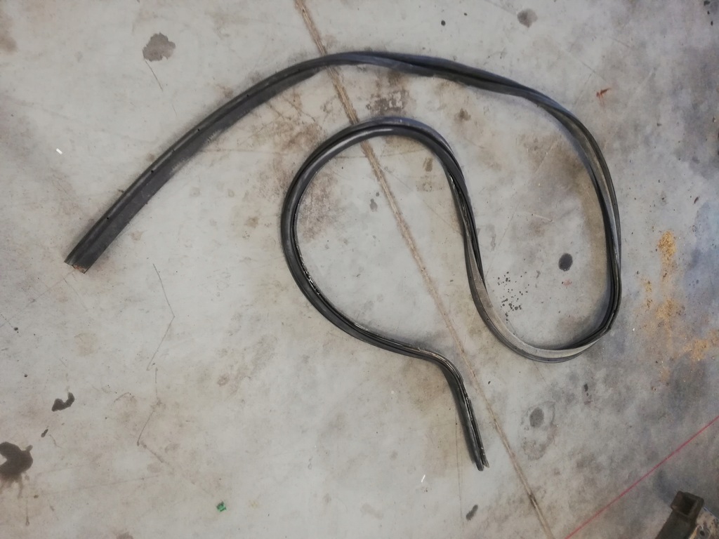 фото №1, Town country прокладка кришки багажника кришка багажника 2015