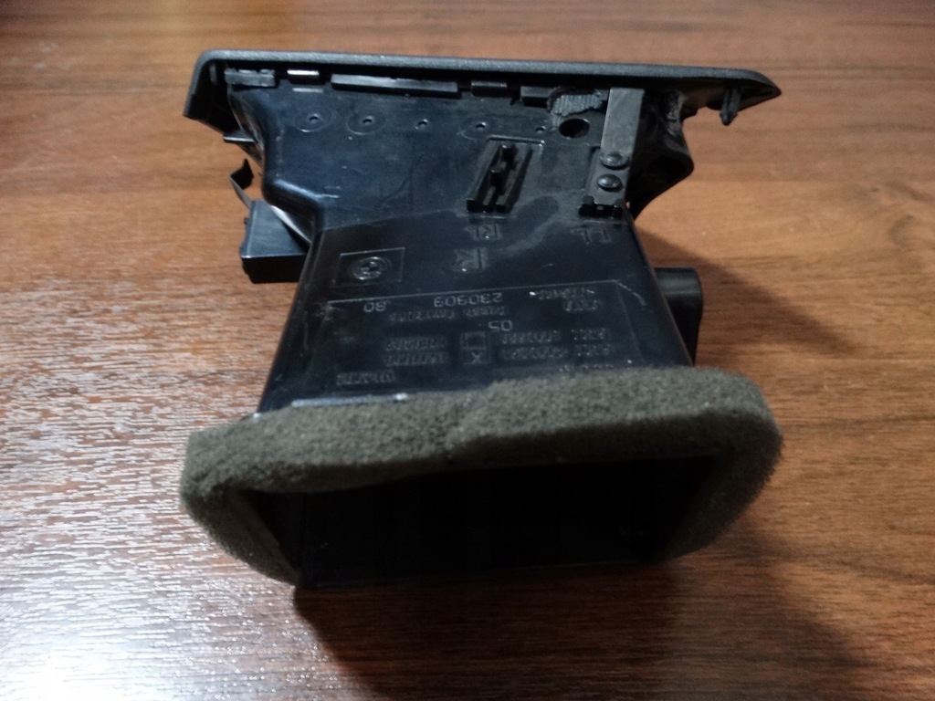 фото №8, Решітка впуск свіжого повітря права bmw e84 x1