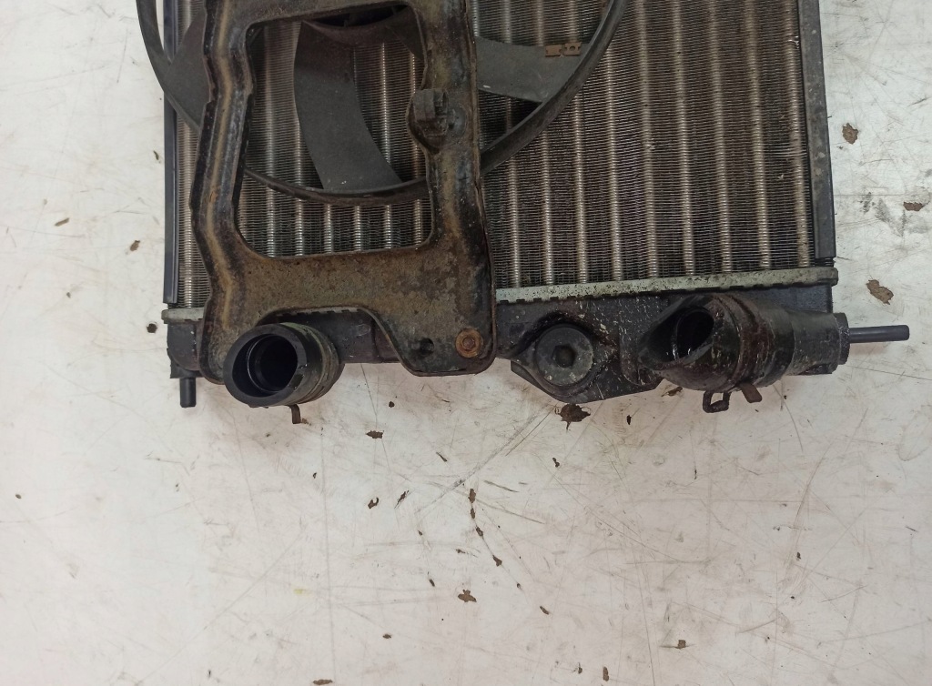 Радіатор води з вентилятор renault megane Доставка