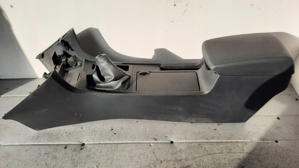 фото №1, Подлокотник mazda 3 05r hb 1.6citd