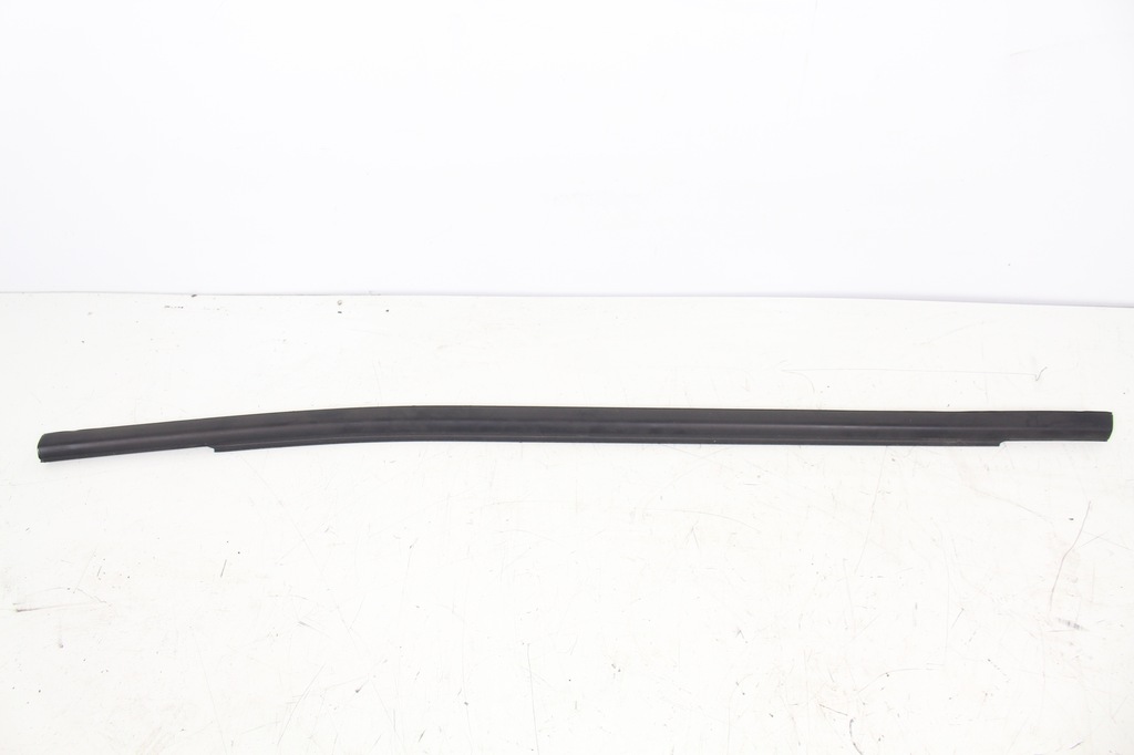 фото №1, Молдинг уплотнитель левый задняя jeep compass ii 2018r