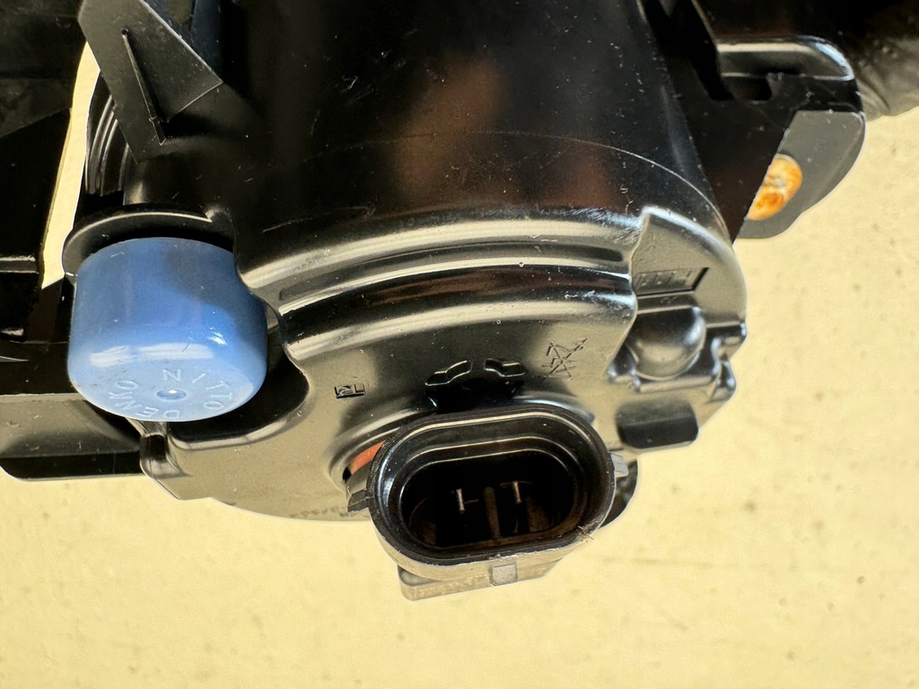 фото №13, Bmw 1 i e87 04-11r кронштейн рамка протитуманна фара правий перед 5111-7118152