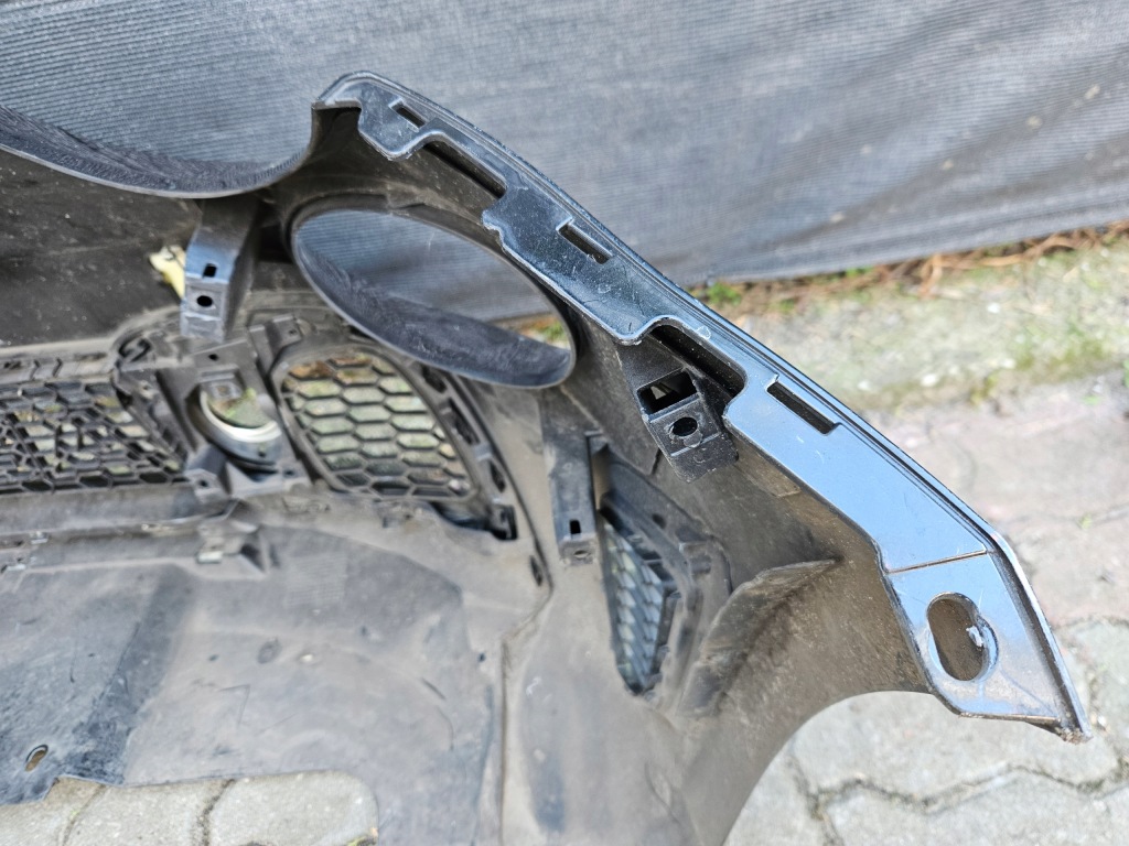 Abarth 500 595 рестайлінг  комплект решітка середня молдинг ліва права бампер перед Доставка