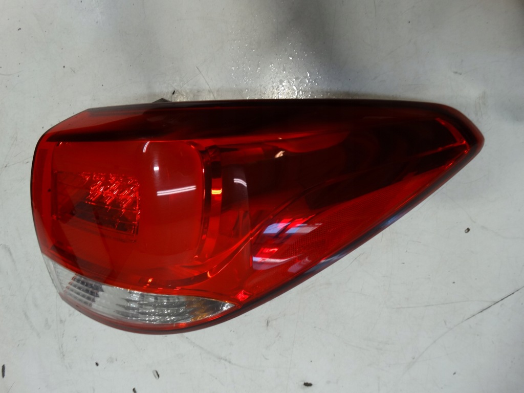 фото №1, Лампа правий задня w крила carens iv 92402a4110 led