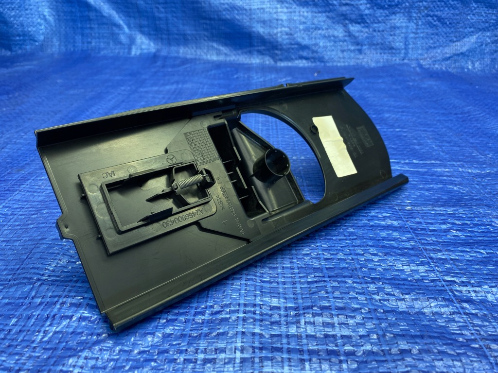 Захист поперечина права mercedes cla w117 a1176902200 в Україні