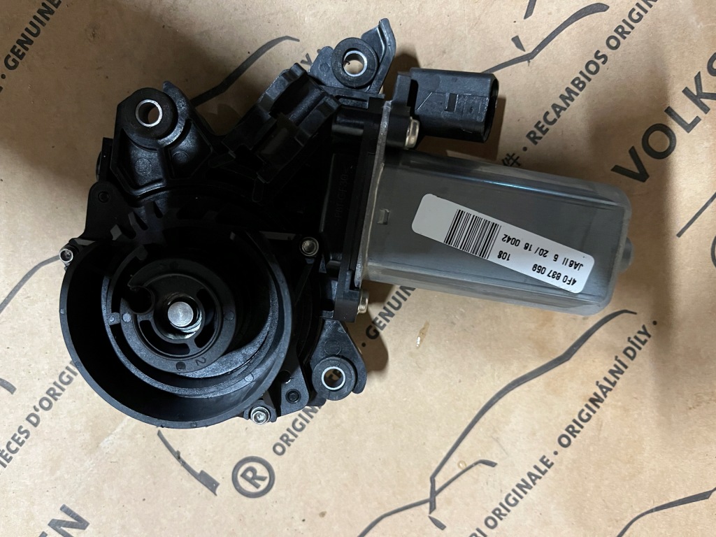 фото №1, Audi a8 d4 lift моторчик доводчик двері 4f0837059 orginał