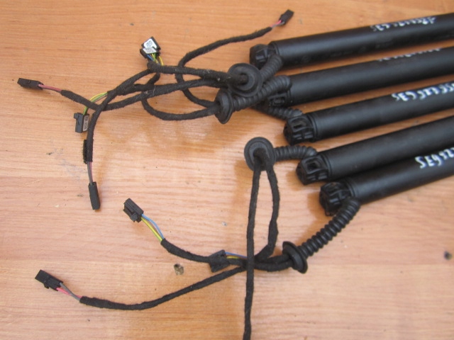 фото №16, Skoda octavia iii kombi lift привод крышки задняя pr 5e9827852f le 5e982851f