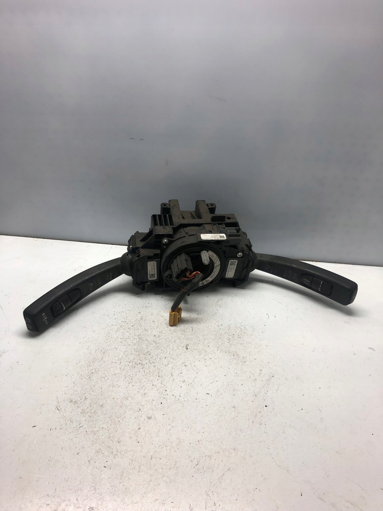 фото №1, Переключатель комбинированный 31327904 volvo