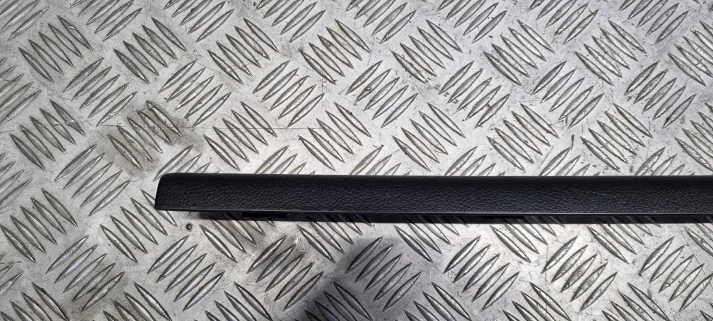 Mercedes w117 w246 накладка захист  стійка порога  ліва a2466805502 a2466800106 Зі Шроту