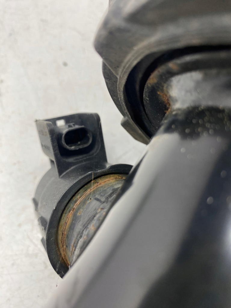 фото №10, Bmw x7 g07 амортизатор правий задня 462400014183