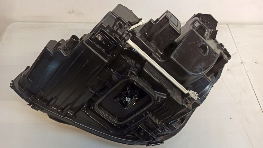 фото №7, Лампа права перед led mer w213 a2139068006 rhd