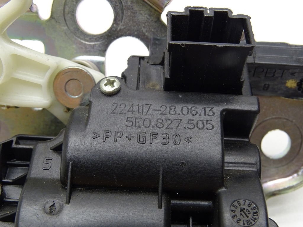 фото №6, Замок крышки багажника задняя 5e0827505 seat toledo iv octavia iii a3 8p