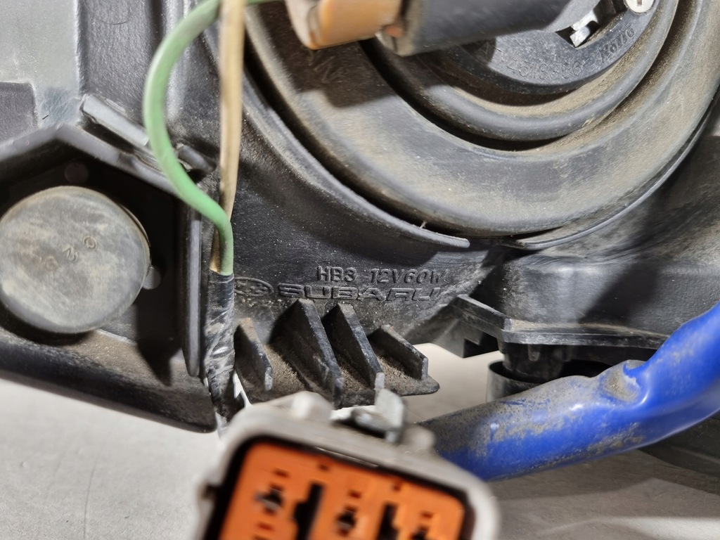 фото №12, Subaru legacy v outback лампа правая перед ксенон eu