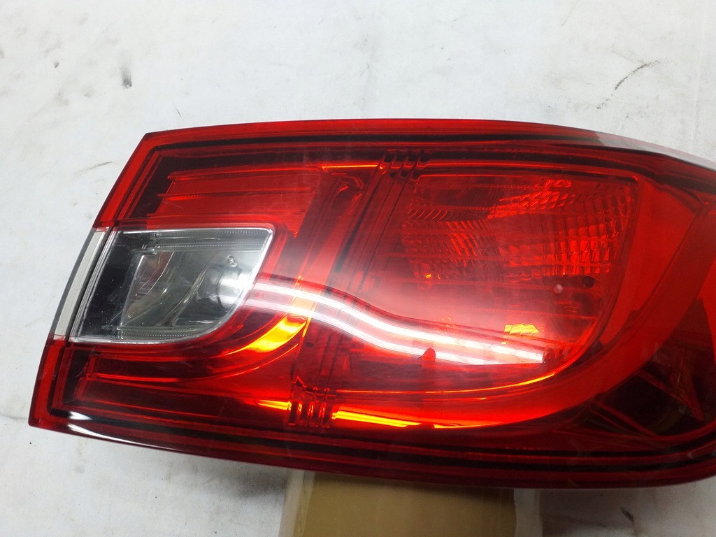 фото №3, Renault clio iv лампа задня права