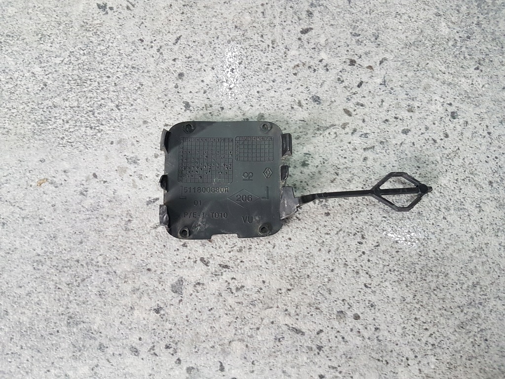 фото №3, Заглушка бампера фаркоп перед renault trafic iii