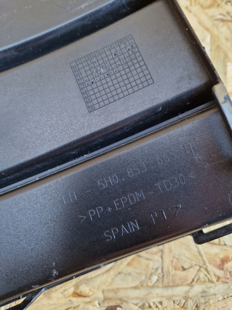 фото №6, Решітка ліва перед vw golf viii 8 r line