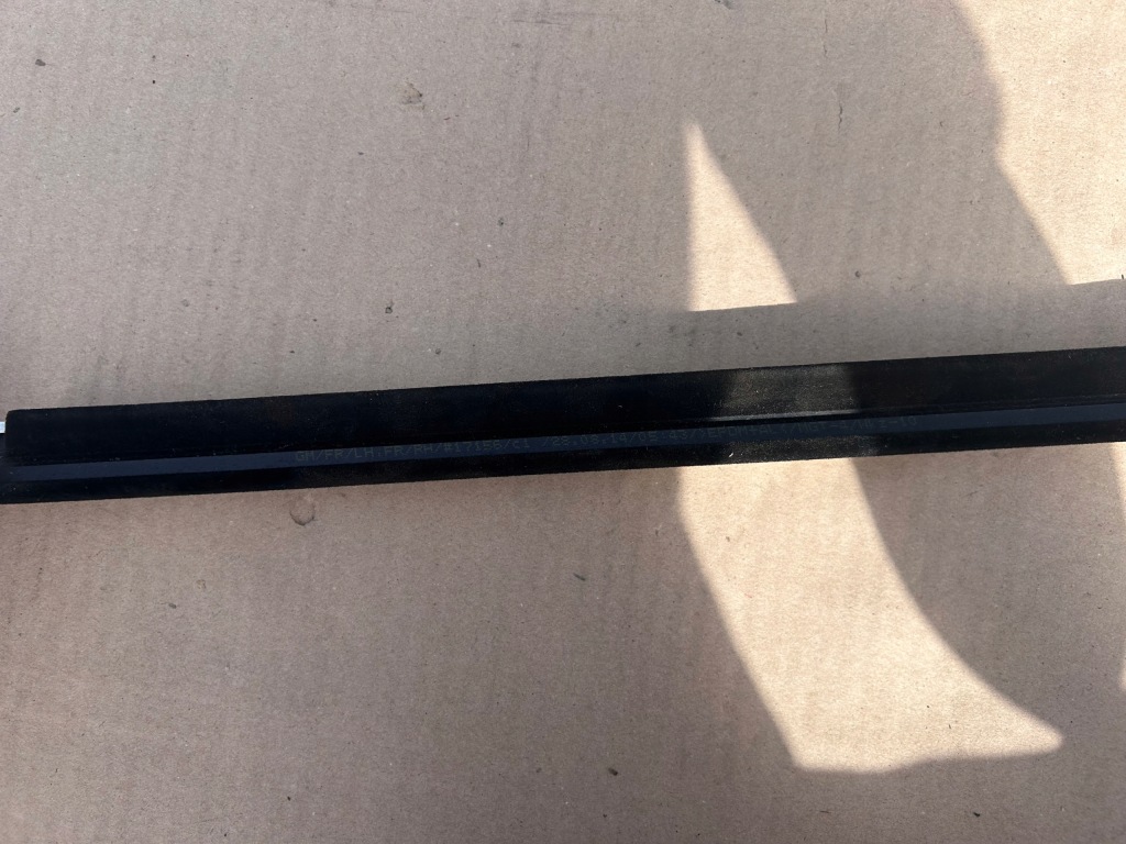 Opel insignia a молдинг уплотнитель левая перед 13228107 оригинал с Разборки