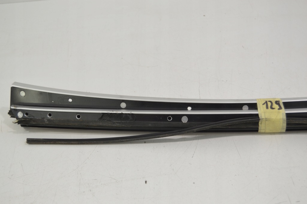 Молдинг хром левый правый стекло лобовое mercedes r129 sl 1296900139 Недорого