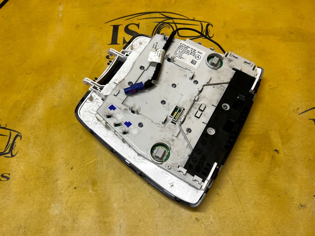 фото №4, Лампа освещение потолочный перед люк mercedes cls w218