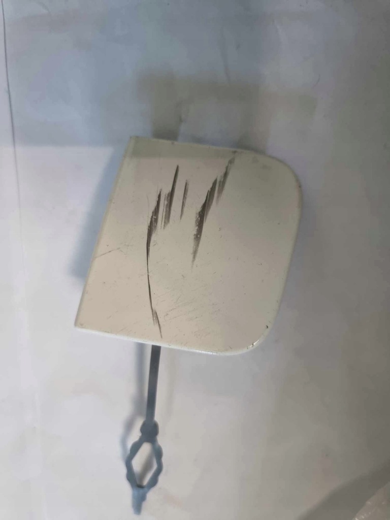 фото №1, Opel grandland x - заглушка фаркоп бампера перед