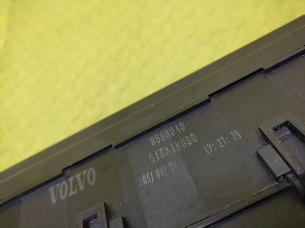 фото №11, Volvo v50 2.5 коробка предохранителей 518818000