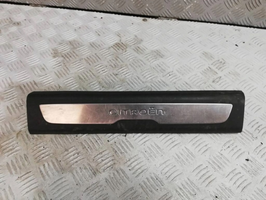 Купить Накладка  защита порога  правый  передок  c4 picasso 2