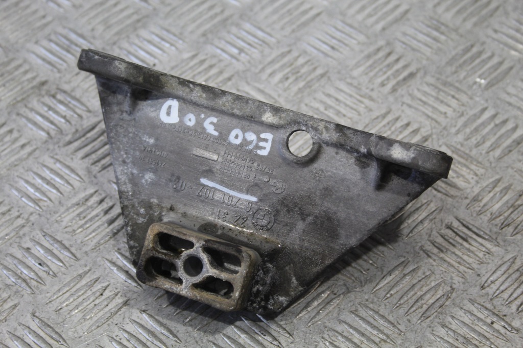 фото №1, Кронштейн кронштейн bmw 5 e60 6761107