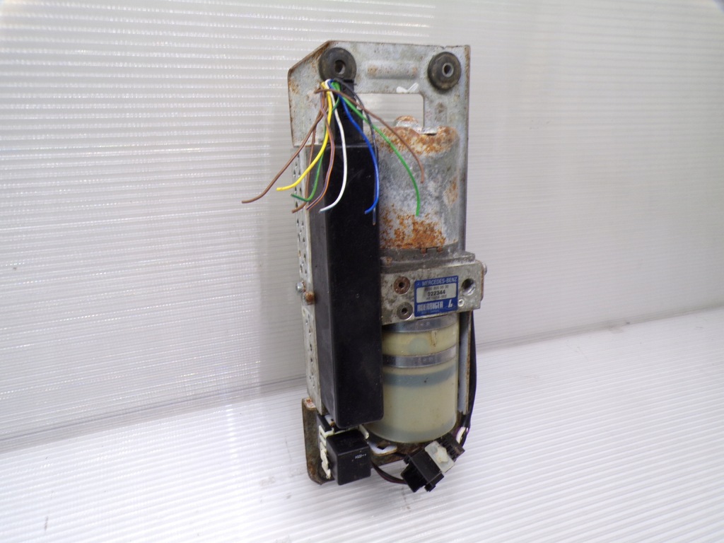 Насос дах mercedes sl r230 2308000030 Ціна