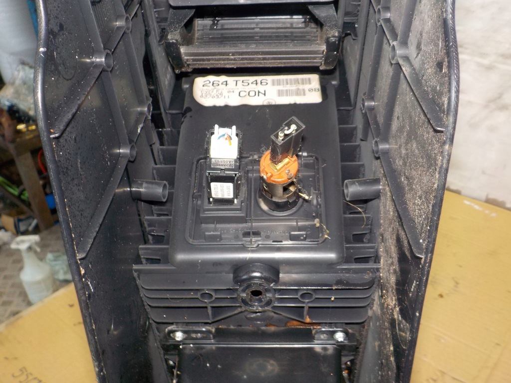 фото №5, Toyota avensis t27 2011r. 2.0 d4d тунель середній 58856-05010