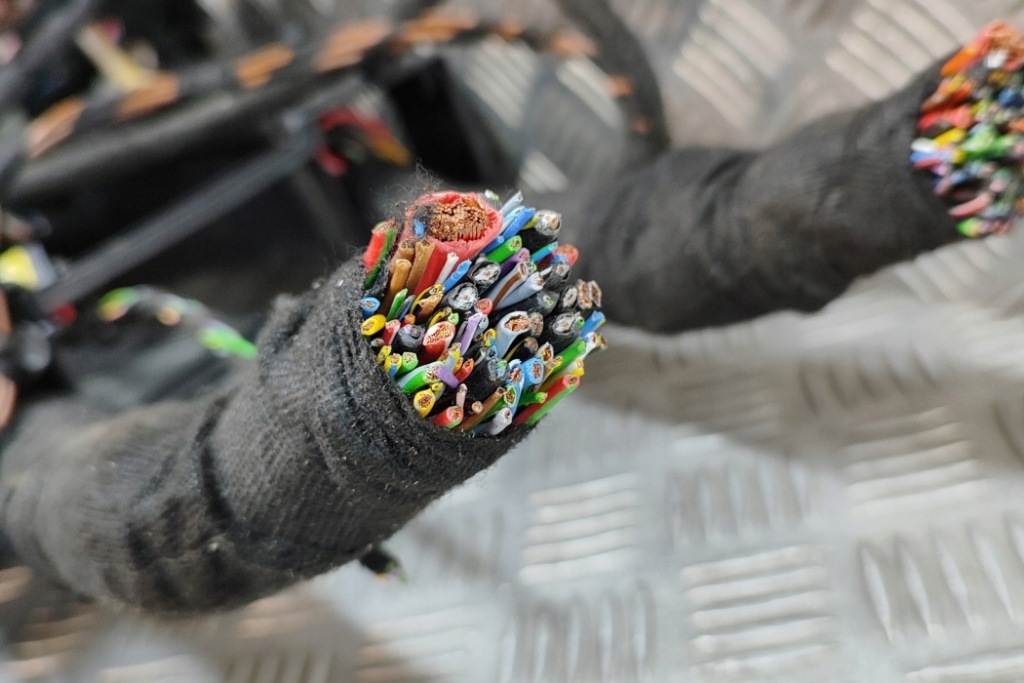 фото №11, Mercedes-benz eqe v295 главная рама задняя внутренняя жгут трубопровод a29554