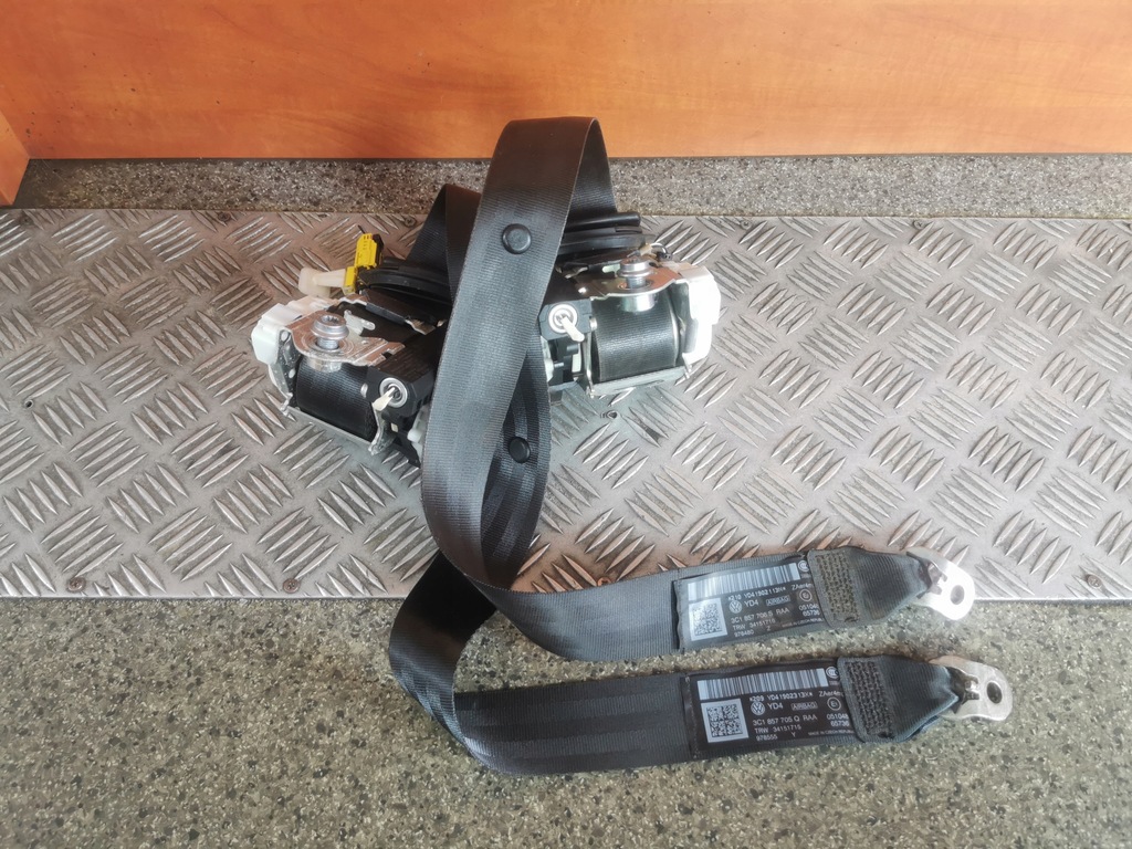 фото №1, Ремни безопасности правый перед vw passat b7 оригинальный номер