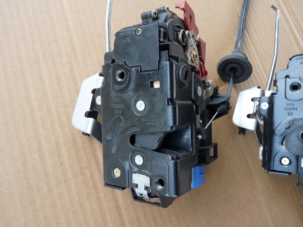 фото №6, Audi a8 d3 замок двері лівий задня 4e0839015 7 pin