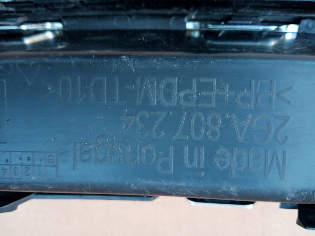 фото №4, Vw t-roc правая решётка заглушка бампера задняя