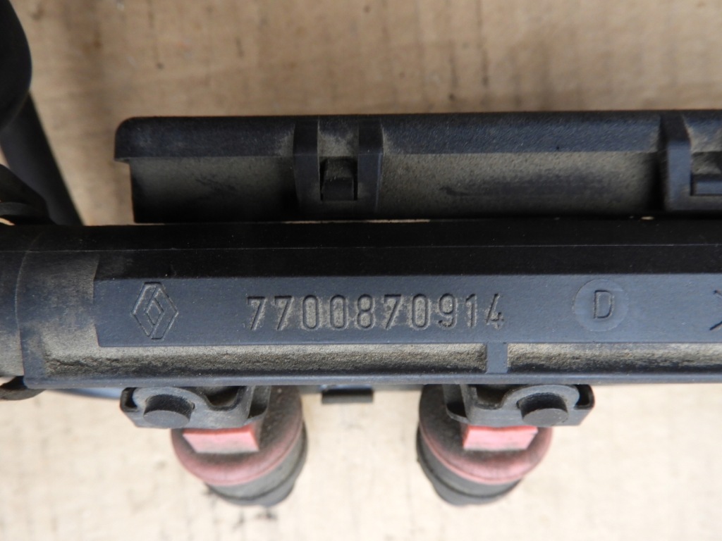 фото №4, Форсунка + молдинг 7700875760 renault clio ii 1.2 8v регулятор kangoo