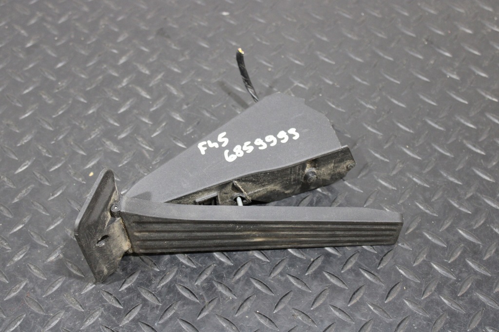 фото №1, Педаль газа bmw 2 f45 active tourer 6859999