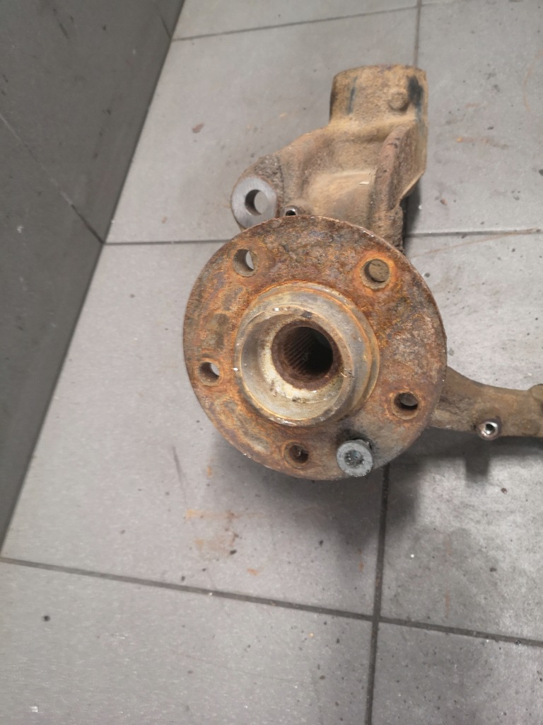 фото №7, Поворотний кулак лівий перед vw t5 7h0257d