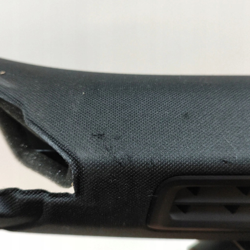 фото №8, Porsche taycan 9j1 2021 правая сторона защита стойка стекло передней / a