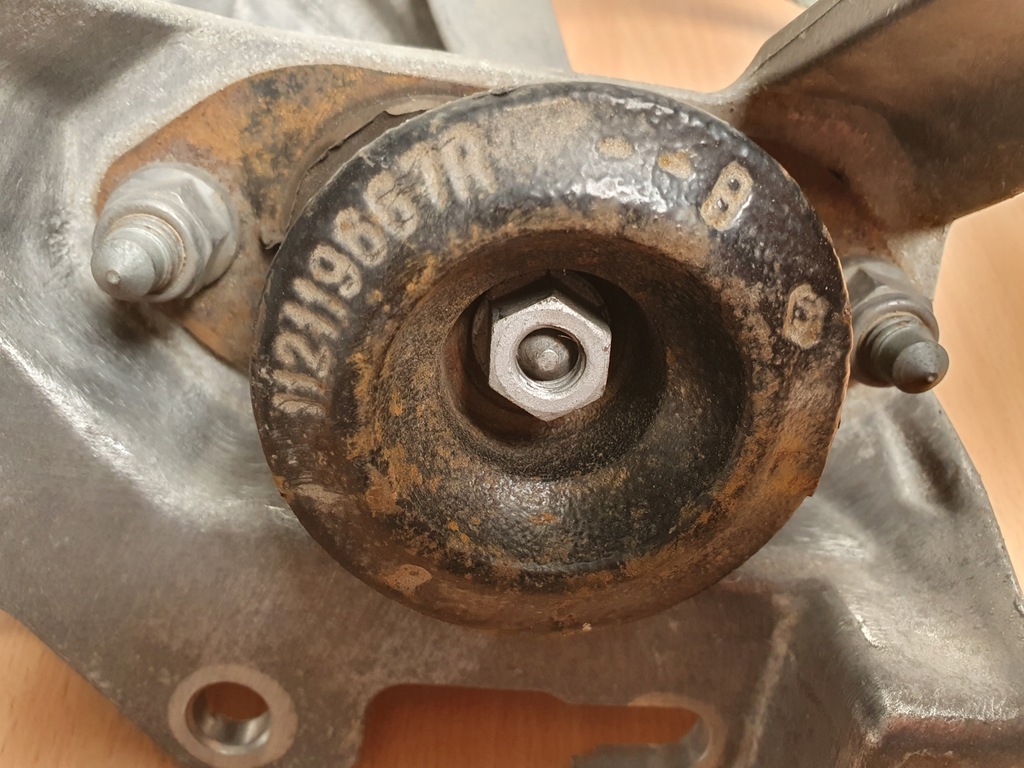 фото №8, Кронштейн подушка двигуна кронштейн renault zoe i 18r 112106577r 112223722r