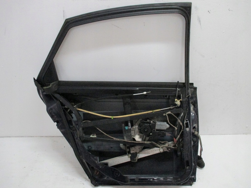 фото №6, Двері ліва задні audi a6 4b0 sedan 97r