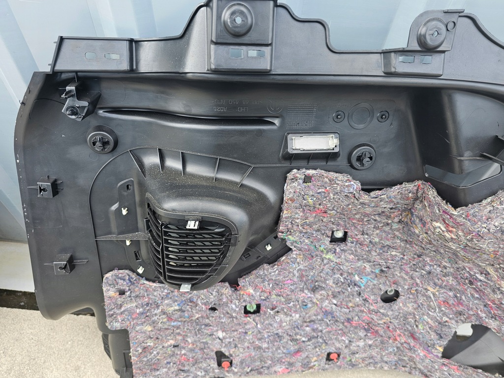 фото №15, Jeep renegade 15- обшивка багажника левый правый usa