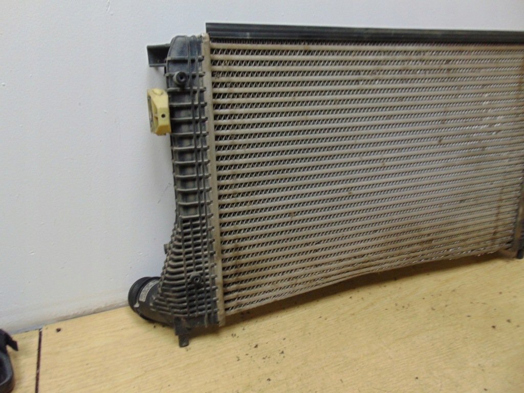 фото №10, Радіатор інтеркулер vw caddy iii 2010- 2.0 tdi 1k0145803bm