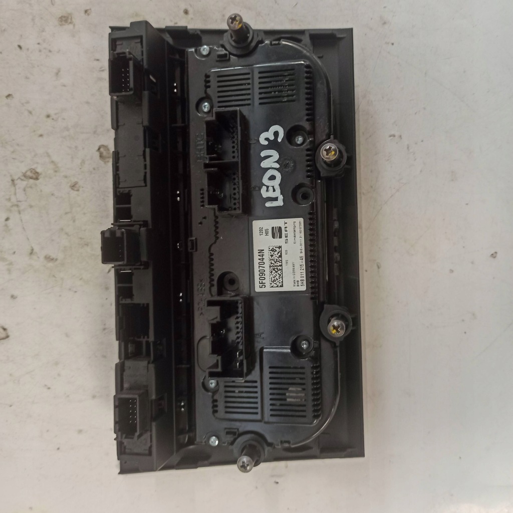 Seat leon 3 панель обдув кондиціонера 5f0907044n Ціна